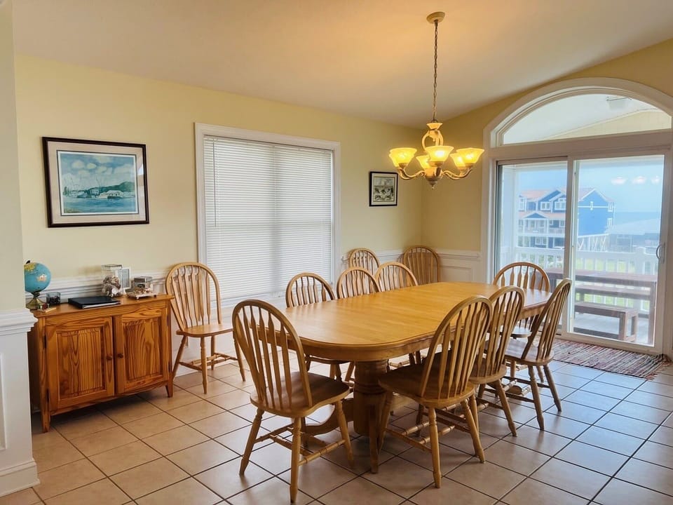 House, 5 Bedrooms | Dining