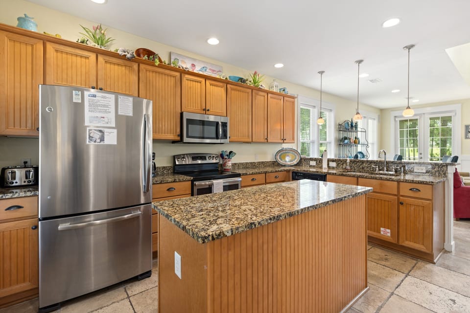 House, 3 Bedrooms | Private kitchen | Fridge, microwave, oven, dishwasher
