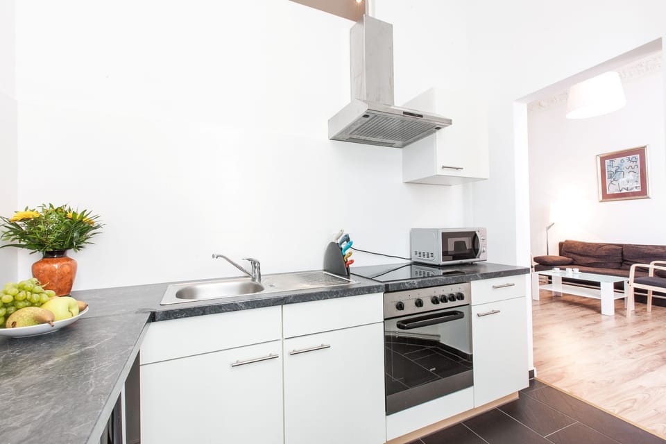 Apartment, 3 Bedrooms, City View | Interior