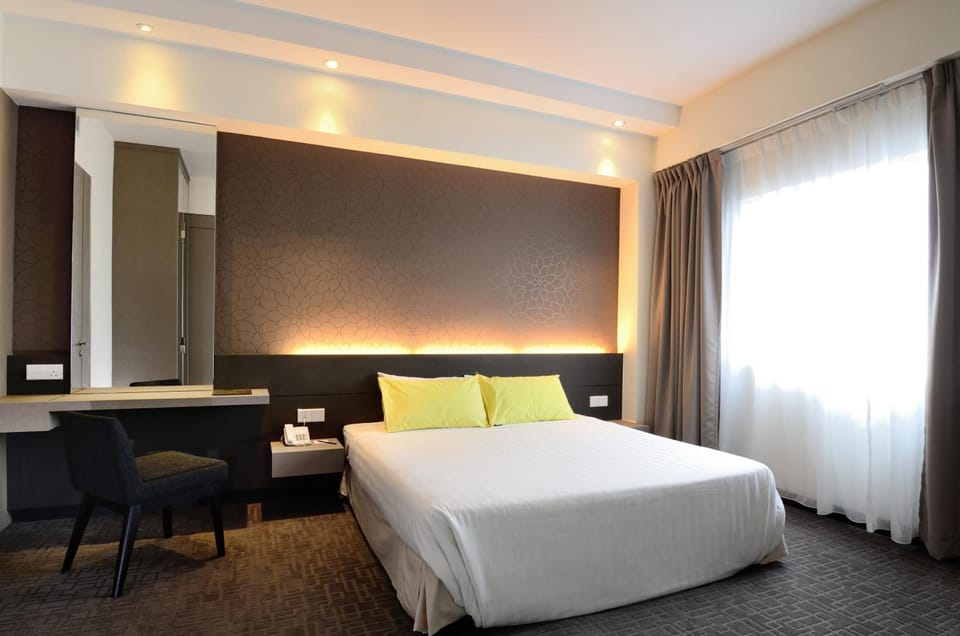 Minibar, desk, iron/ironing board, free WiFi