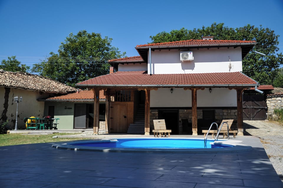 Room, 1 Bedroom, Smoking, Patio | Pool | Outdoor pool