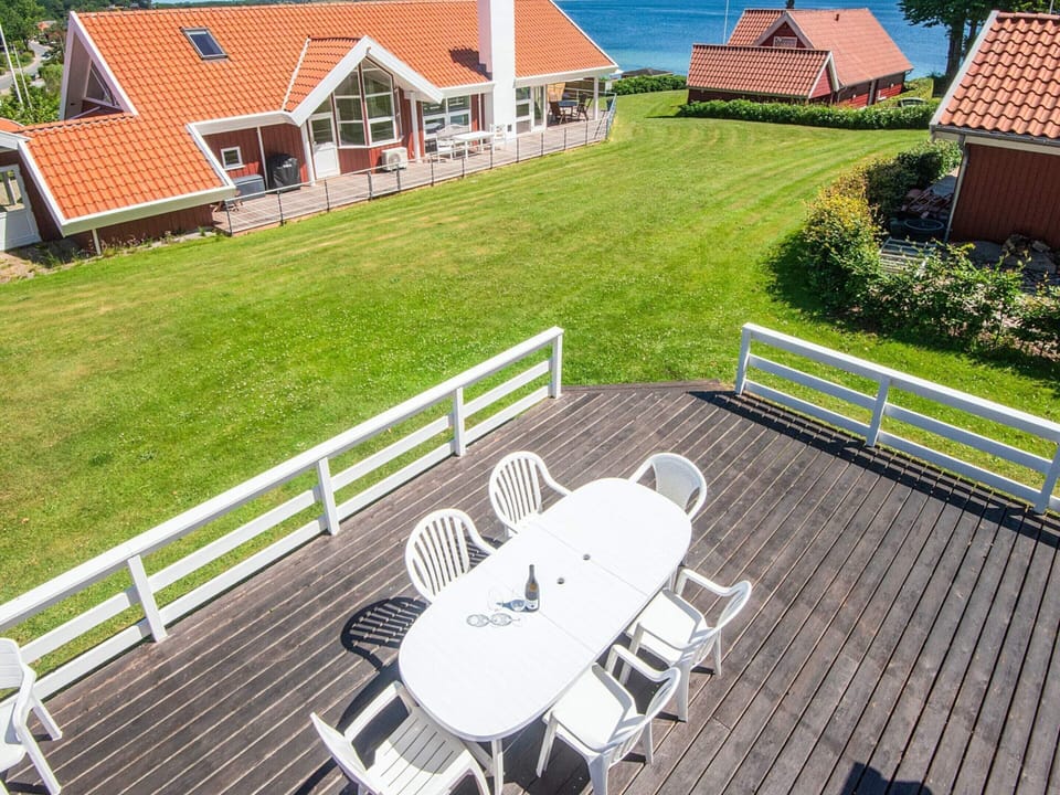 House | Outdoor dining