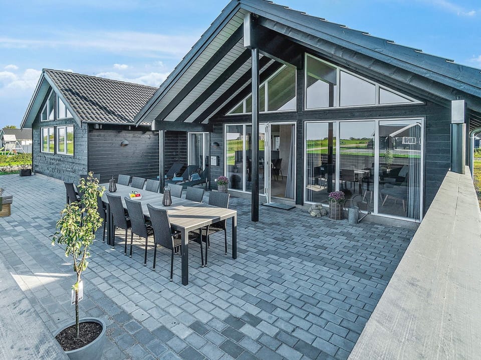 House | Outdoor dining
