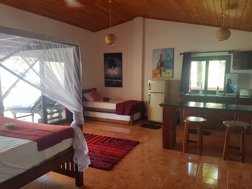 Tropical Beach House, Hikkaduwa Villa in Hikkaduwa