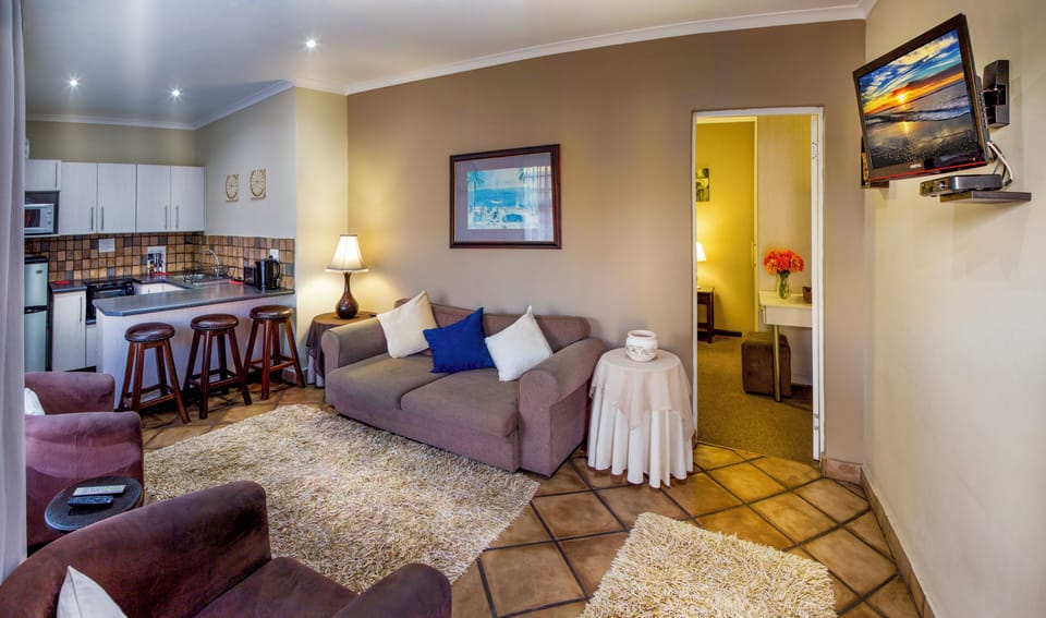 Room, 1 Bedroom, Smoking | Living area | TV
