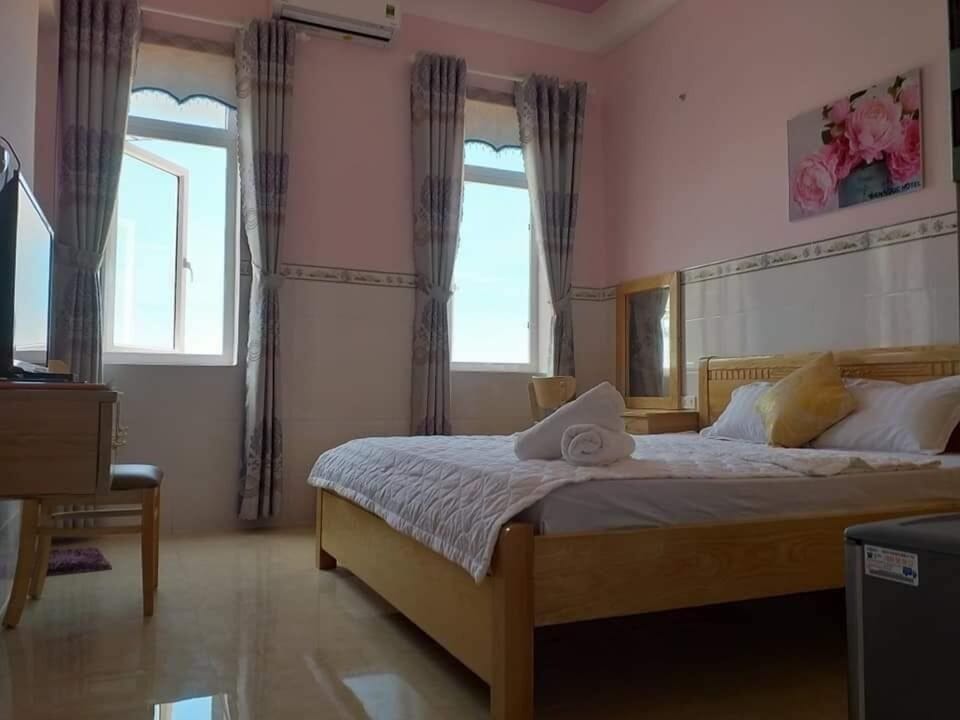 Standard Double Room | Desk, WiFi (free)