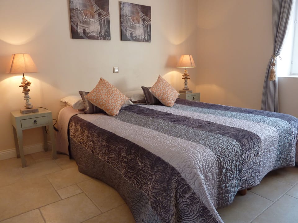 Double Room (Suisse Normande) | Individually decorated, individually furnished, soundproofing, free WiFi
