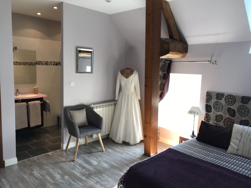 Double Room (Cambremer) | Individually decorated, individually furnished, soundproofing, free WiFi