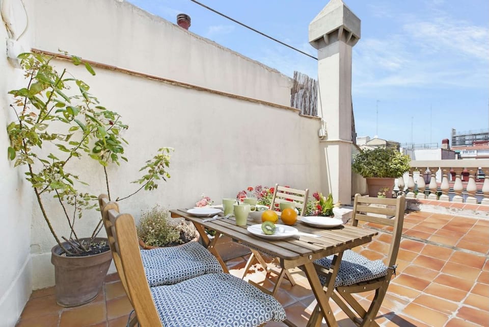 Cosy front terrace great for having breakfast