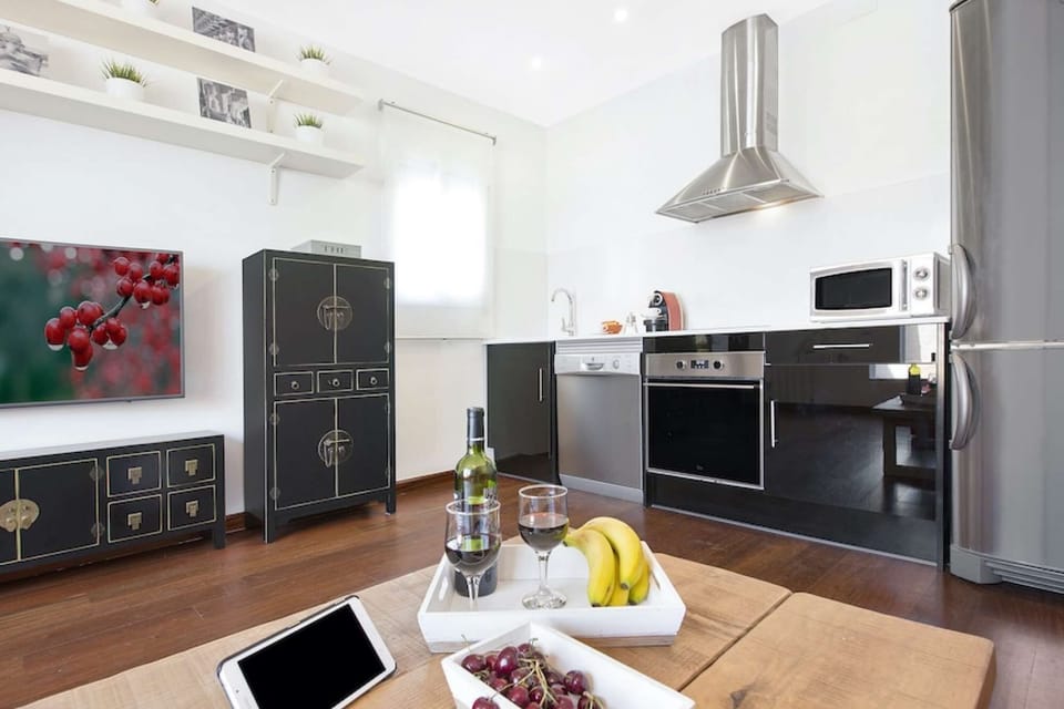 Fully equipped kitchen recently renovated
