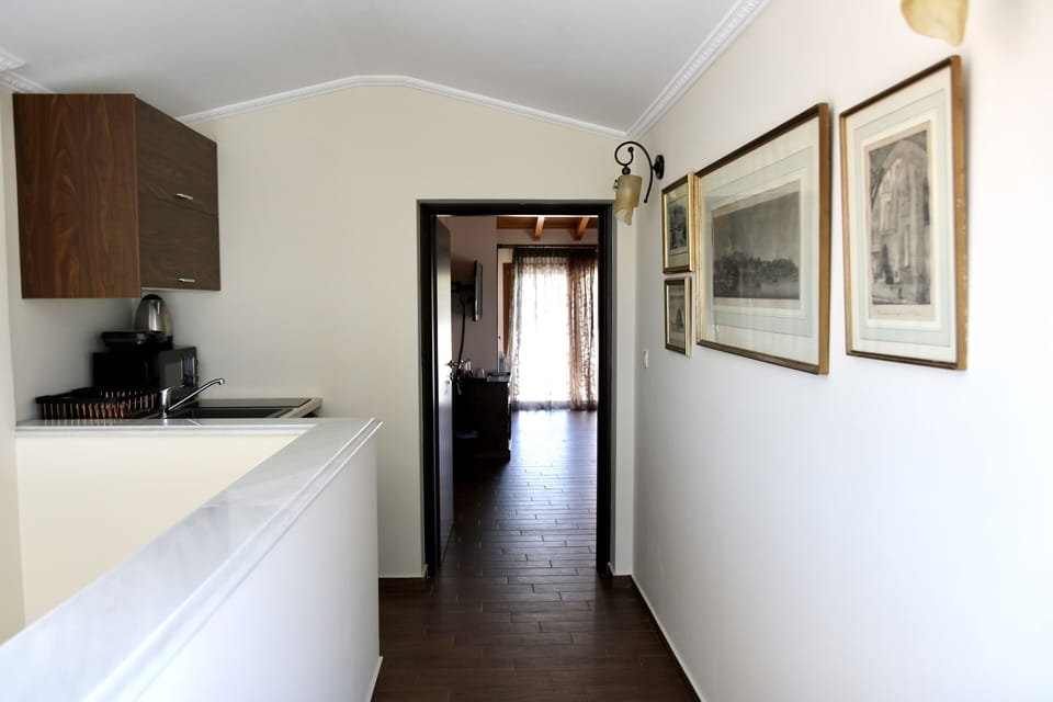 Luxury Villa | Minibar, individually decorated, blackout drapes, soundproofing