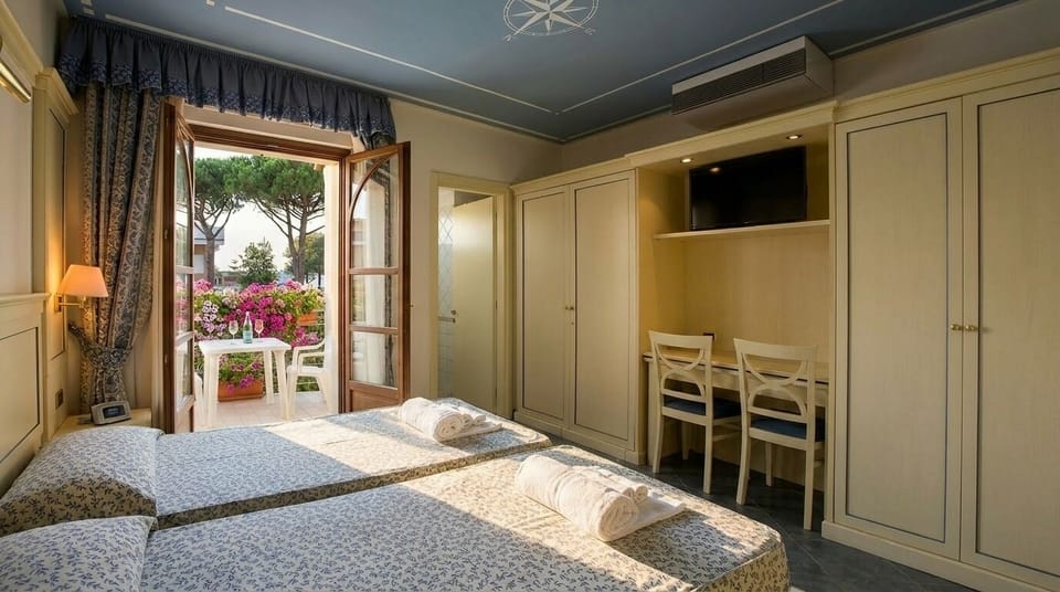 In-room safe, desk, soundproofing, cribs (free)