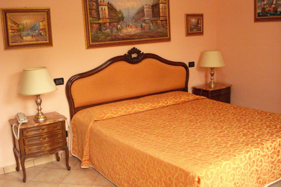 Minibar (some free items), in-room safe, desk, blackout drapes