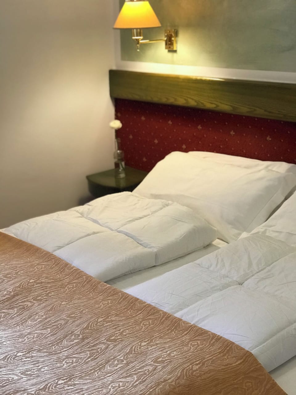 Double or Twin Room | Minibar, in-room safe, desk, iron/ironing board (on request)