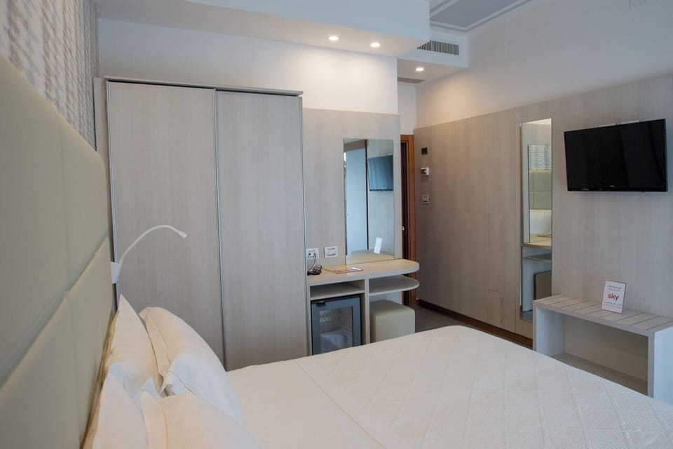Minibar, in-room safe, desk, laptop workspace