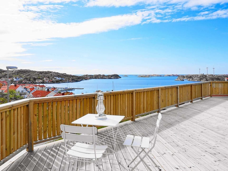 House | Water view