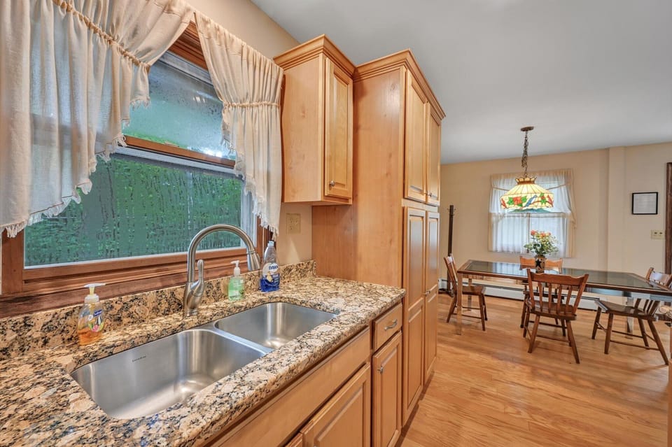 029 Kitchen