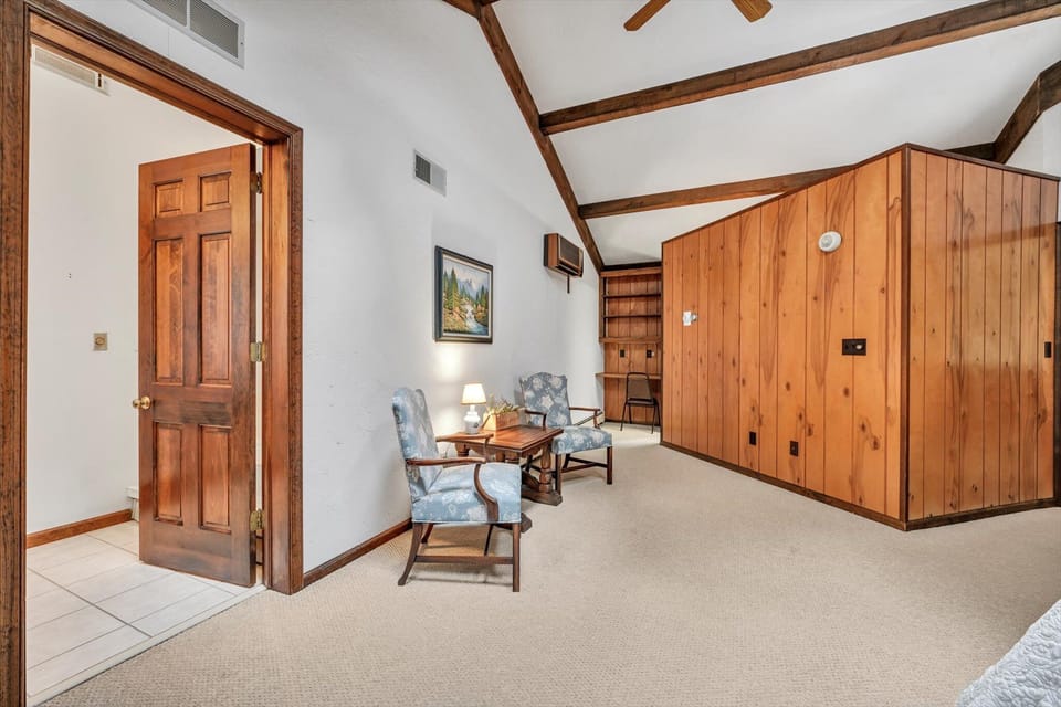 051-Primary Bedroom Suite