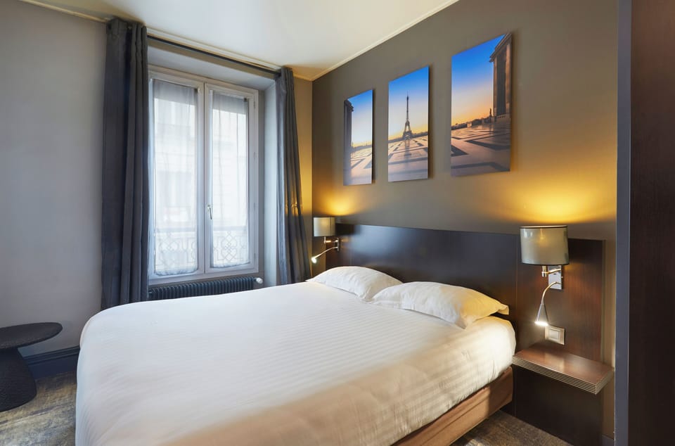 Two Rooms next to each other (adjacent) | Premium bedding, in-room safe, desk, WiFi (free)