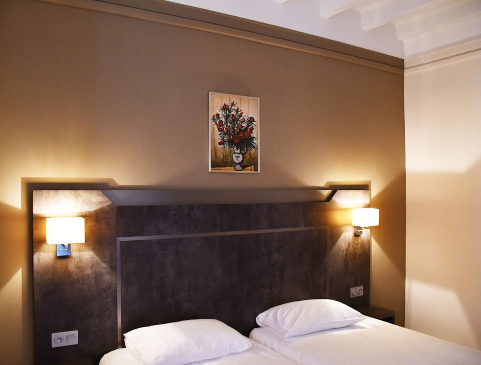 Standard Twin Room | Desk, free WiFi, bed sheets