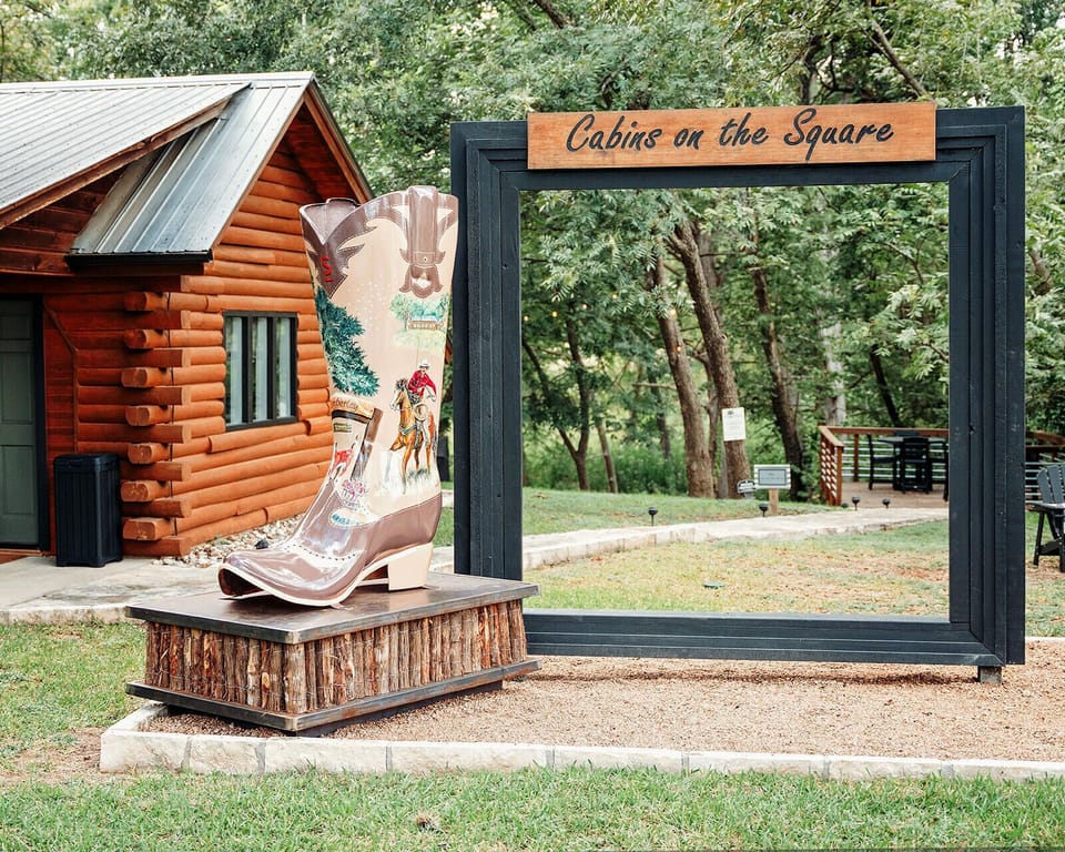 Charming log cabins at Cabins on the Square, walking distance to shops and dining