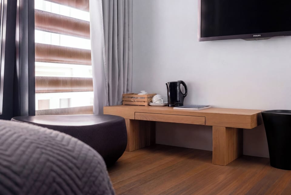 Zen | Hypo-allergenic bedding available, minibar, in-room safe, desk