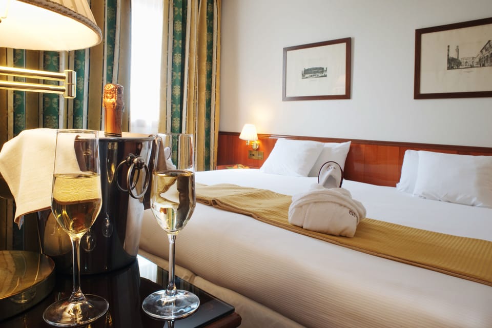 Executive Double Room | Down comforters, in-room safe, desk, laptop workspace