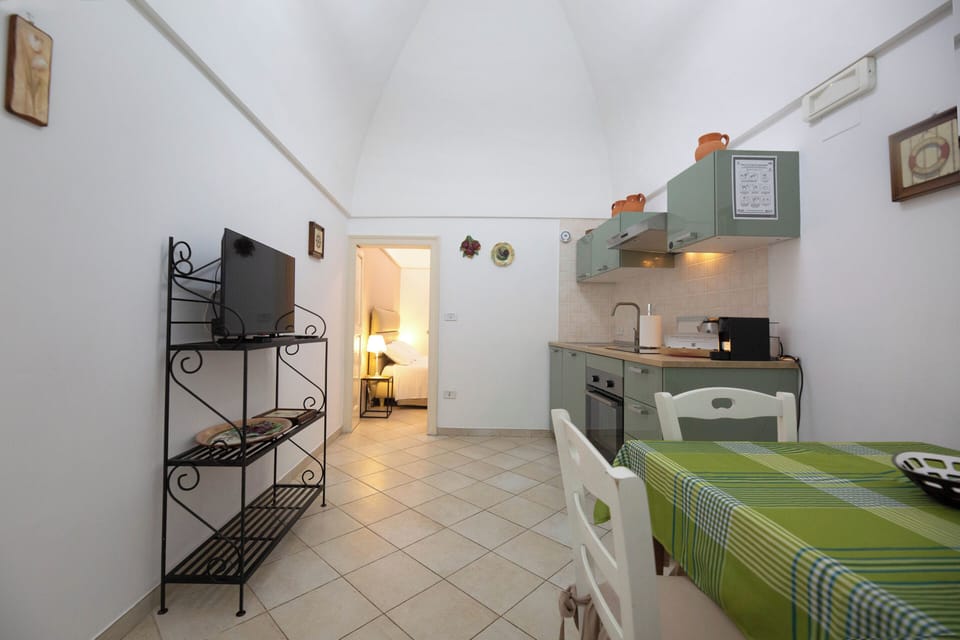 Comfort Apartment, 2 Bedrooms, Annex Building (at 200mt: in Via Giuseppe Mazzini 46) | Private kitchenette