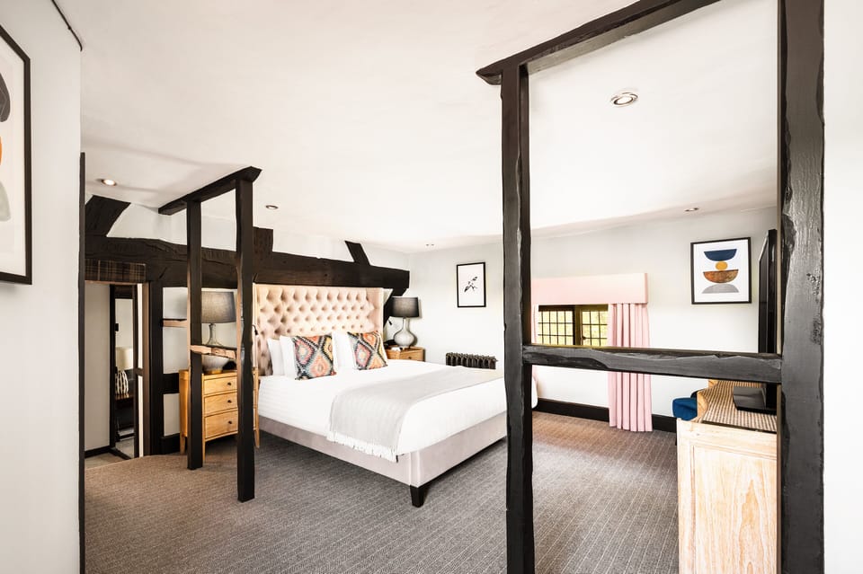 Suite, 1 Bedroom | Hypo-allergenic bedding, in-room safe, individually decorated, desk