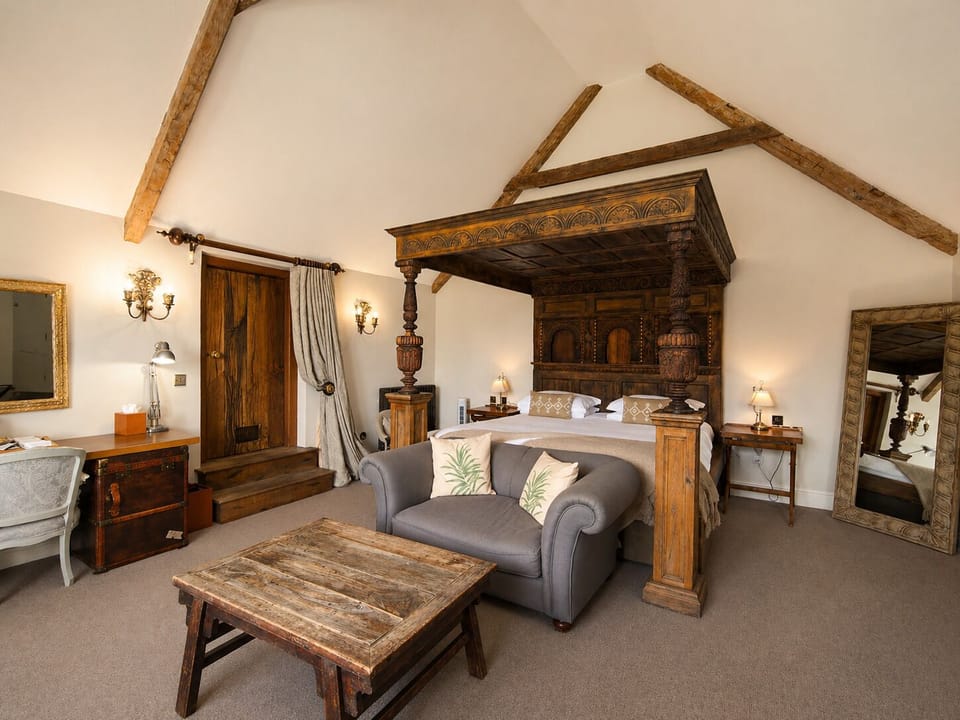 Somerset Suite | Hypo-allergenic bedding, in-room safe, individually decorated