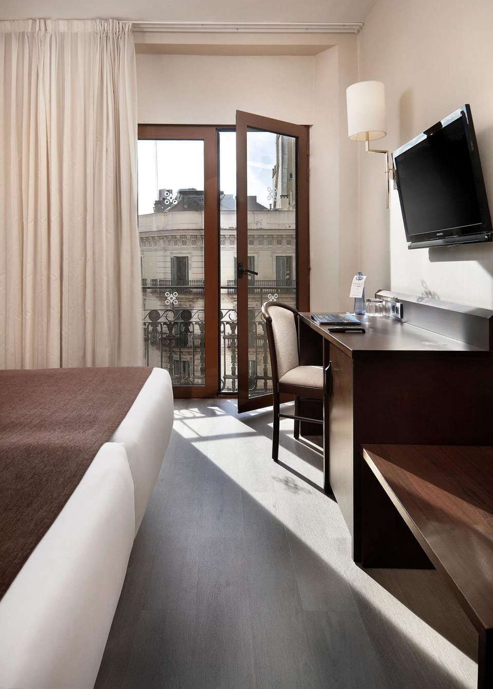 Minibar, in-room safe, desk, laptop workspace