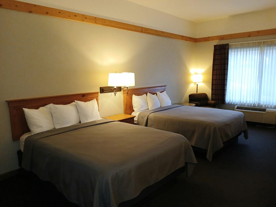 Parking Lot 2 Queen | Individually decorated, individually furnished, desk, laptop workspace