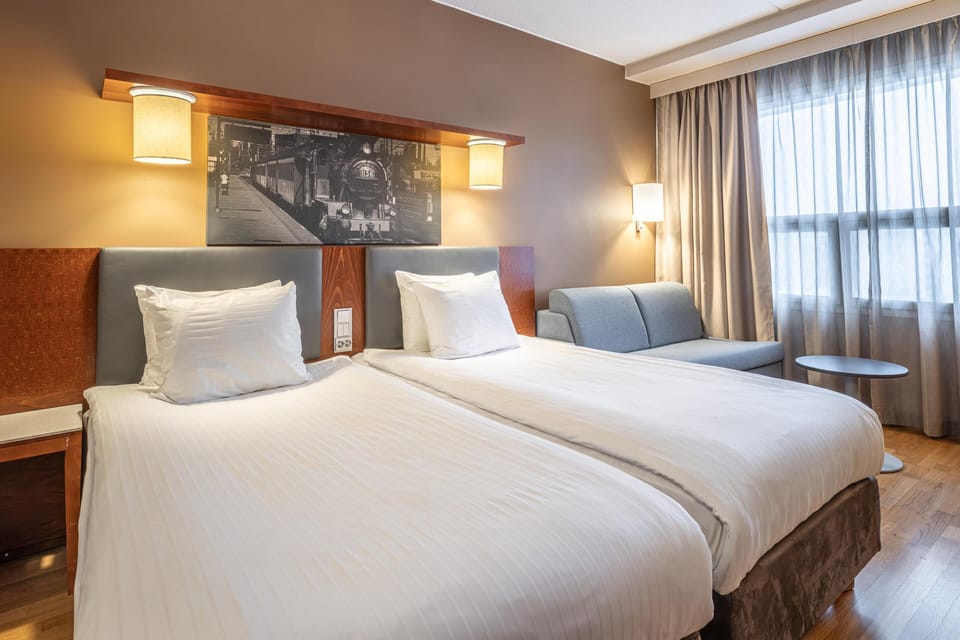 Family Room (Four) | Desk, iron/ironing board, free cribs/infant beds, free WiFi
