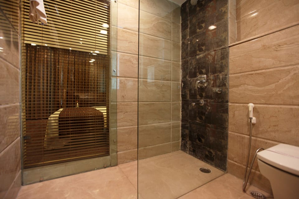 Standard Room | Bathroom | Shower, designer toiletries, hair dryer, bathrobes