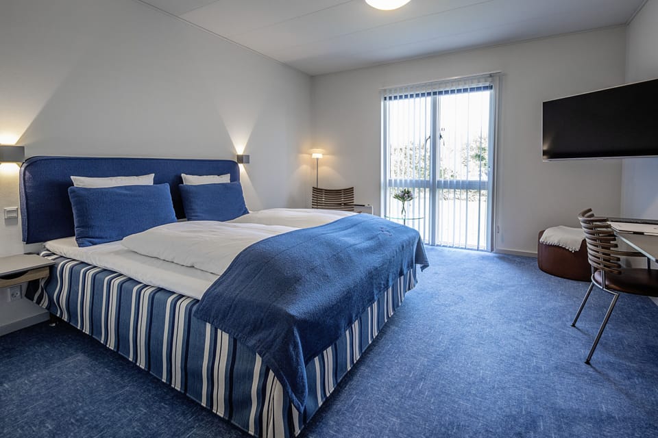 Standard-dobbeltværelse | Premium bedding, in-room safe, desk, iron/ironing board