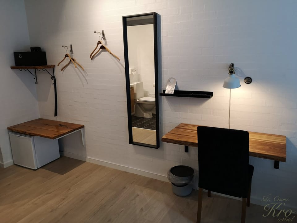 Comfort Quadruple Room | In-room safe, desk, laptop workspace, soundproofing