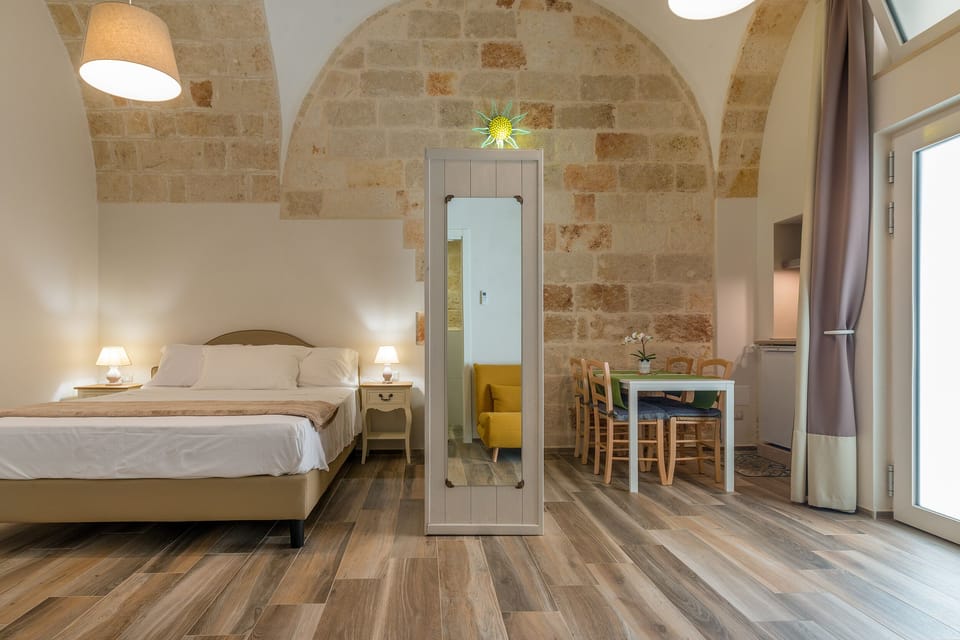 Studio Suite, Ground Floor | Blackout drapes, iron/ironing board, free WiFi, bed sheets