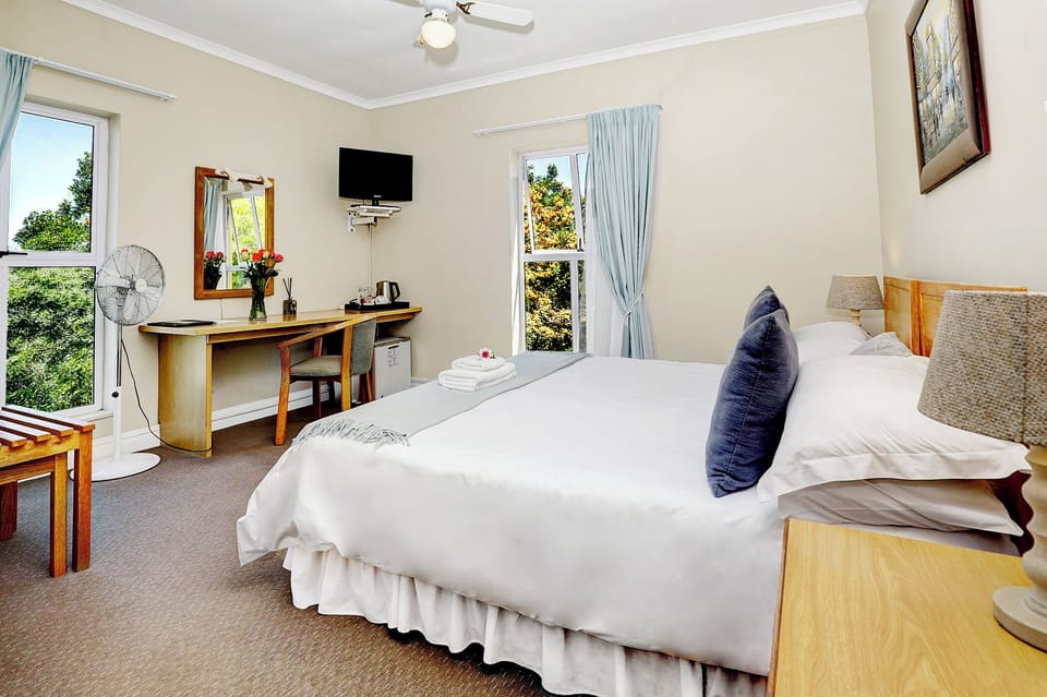 Standard Room, 1 Bedroom | 1 bedroom, premium bedding, minibar, in-room safe