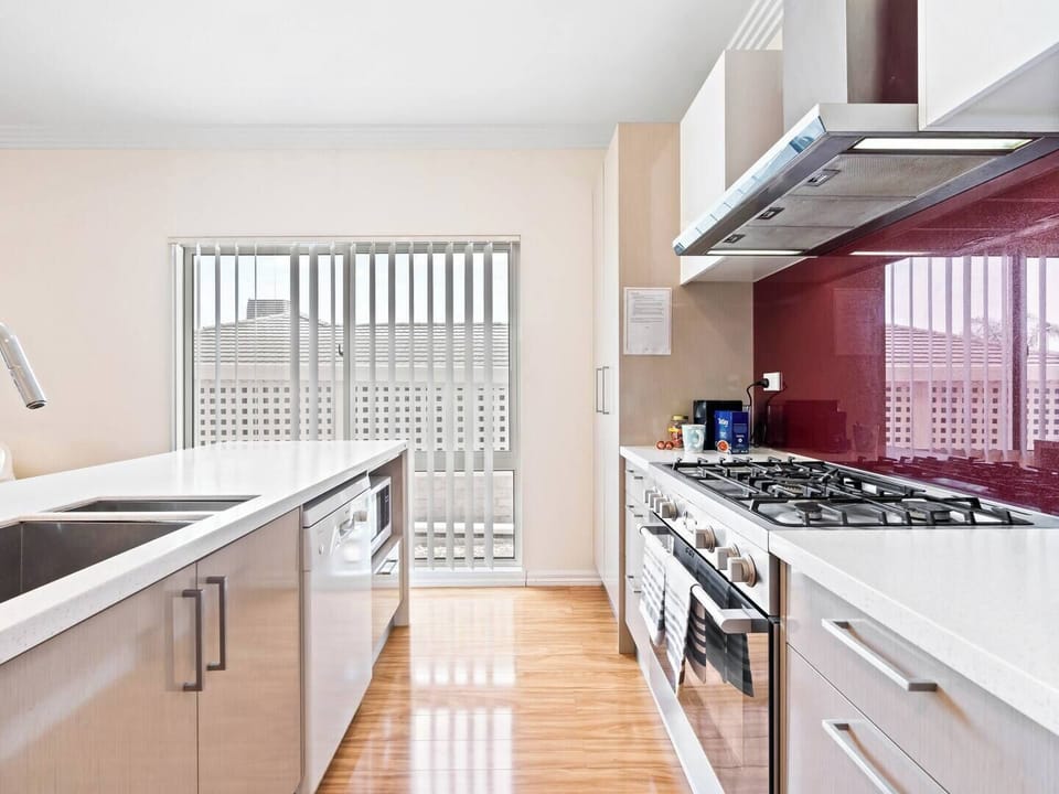 Fully equipped kitchen for self-catering