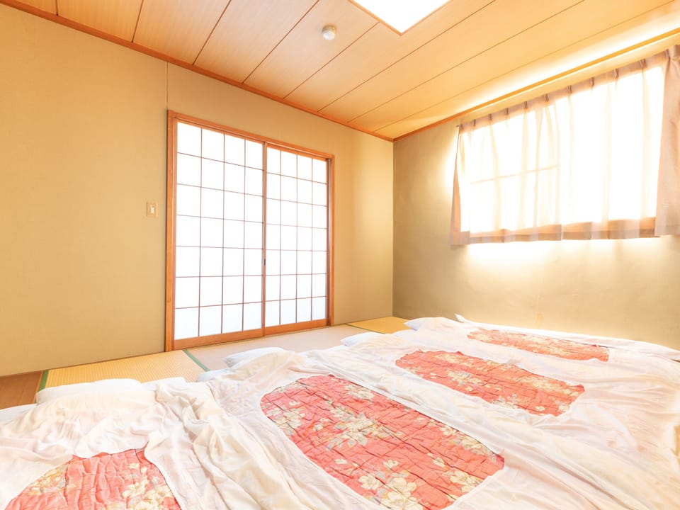 Japanese Room - Quadruple, Non-Smoking | Free WiFi, bed sheets