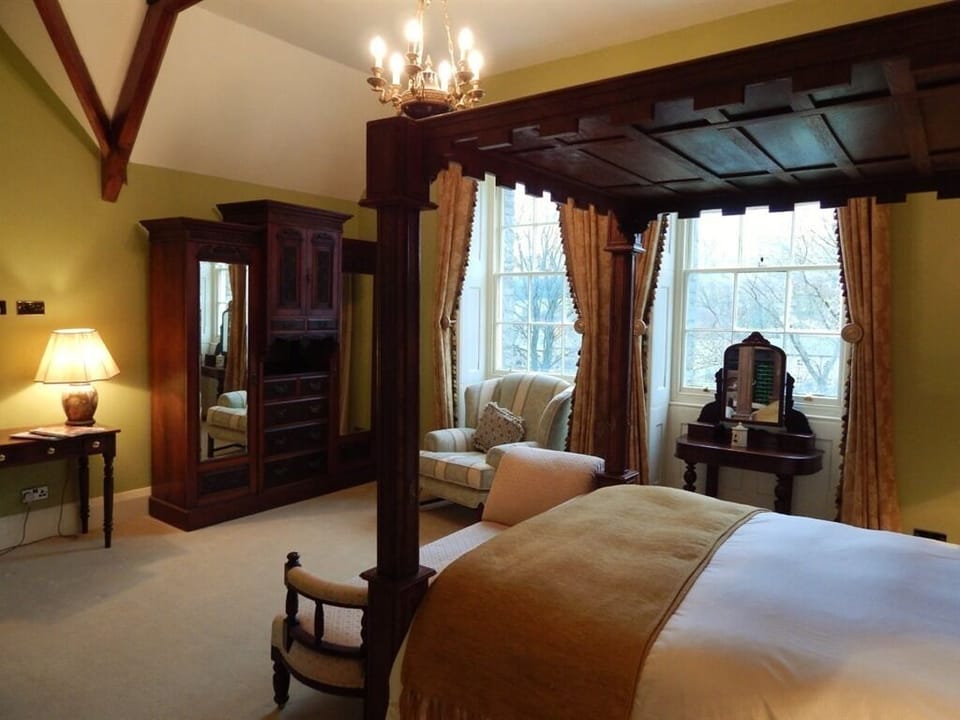 Double Room (Beaumont Four Poster) | Iron/ironing board, free WiFi, bed sheets