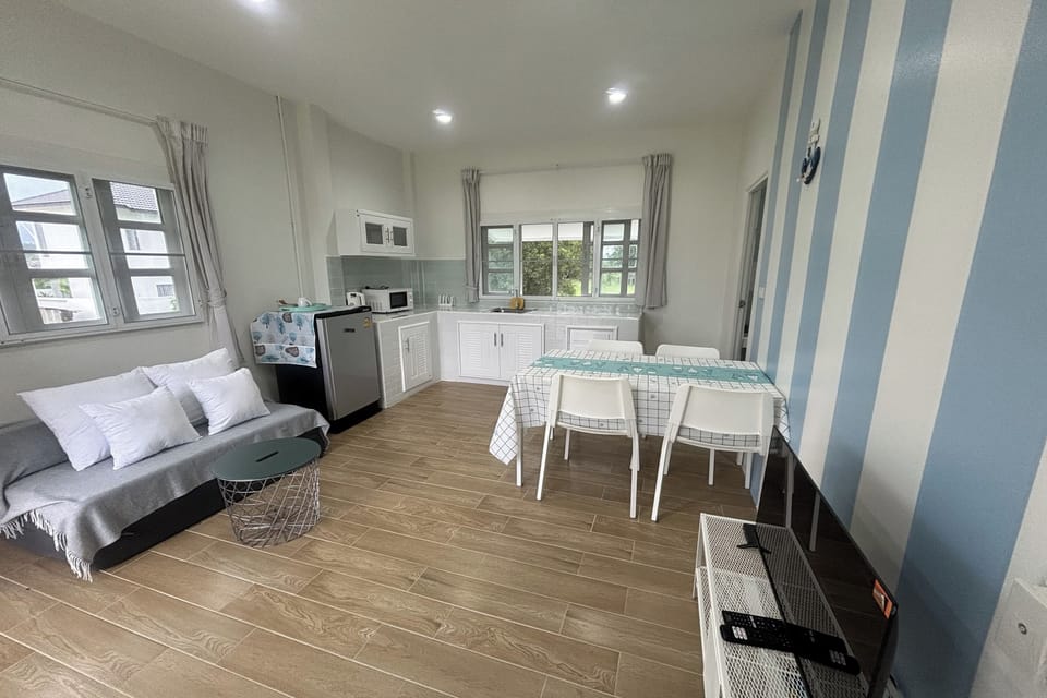 House, 2 Bedrooms | Desk, free WiFi, bed sheets