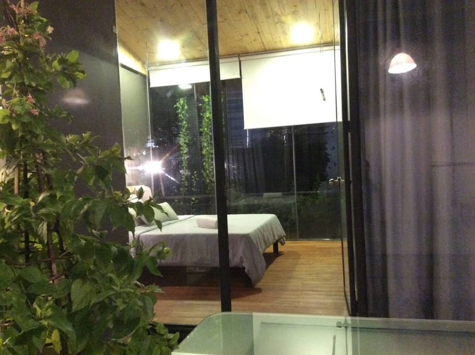 Studio | Desk, iron/ironing board, free WiFi, bed sheets
