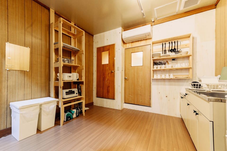 House, 3 Bedrooms | Private kitchen | Fridge, microwave, stovetop, electric kettle