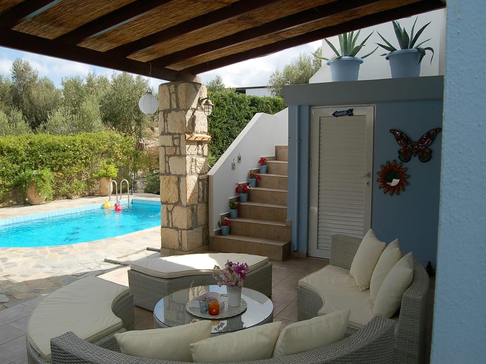 Villa | Balcony