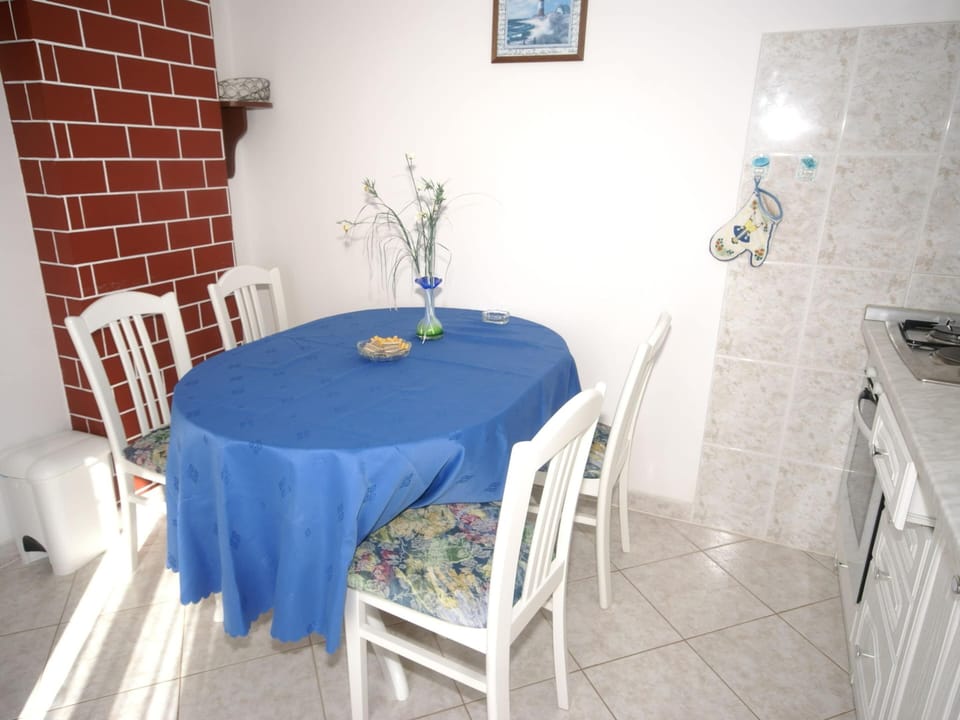 Apartment | Dining