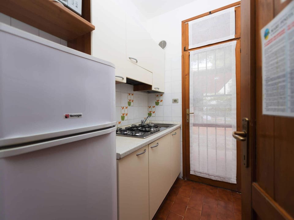 House | Private kitchen | Microwave, coffee/tea maker