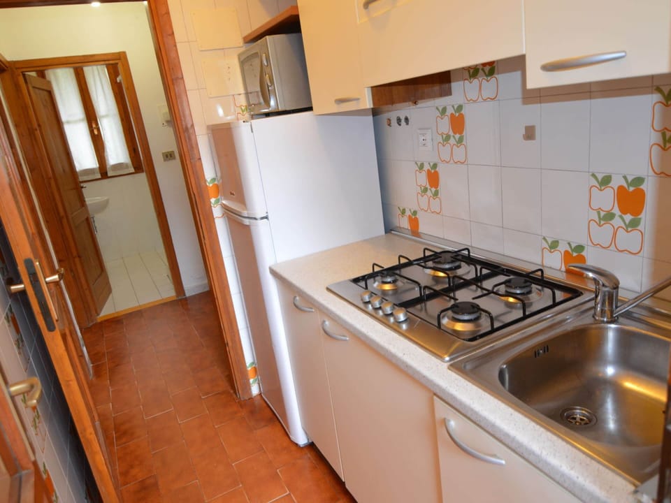 House | Private kitchen | Microwave, coffee/tea maker