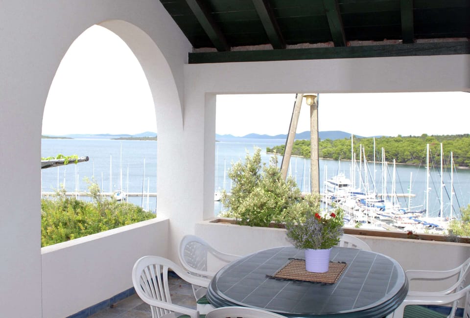 House | Balcony