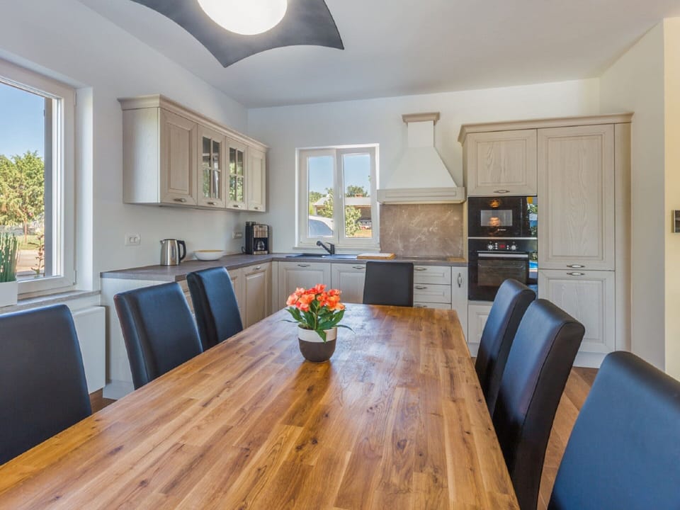 Villa | Dining